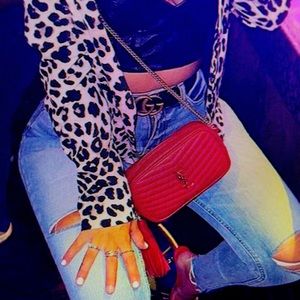 Meet your Posher, Dee